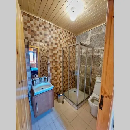Casa Florestal, Na Branda Da Bouca Dos Homens 가비에이라