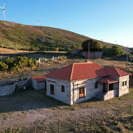 Casa Florestal, Na Branda Da Bouca Dos Homens 가비에이라
